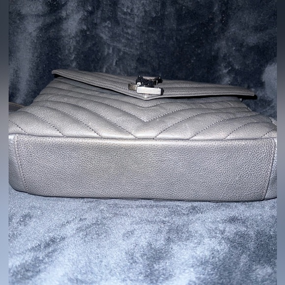 Saint Laurent Sheepskin Matalasse Medium College Bag in New Stone Grey - Picture 8 of 13